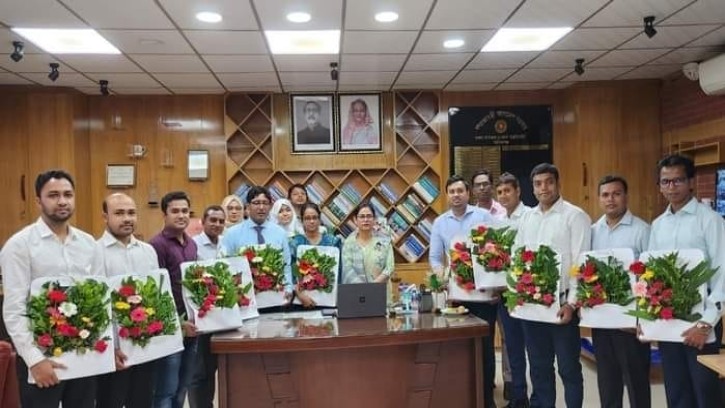 মানিকগঞ্জের ১৫ বিসিএস ক্যাডার সংবর্ধিত