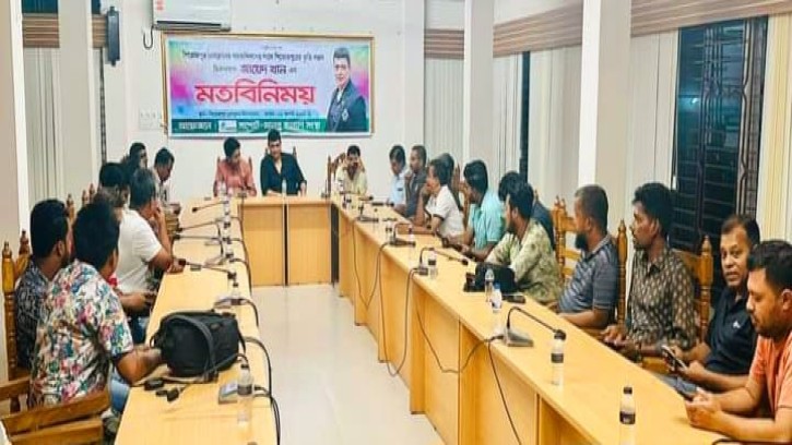 পিরোজপুরে সাংবাদিকদের সঙ্গে জায়েদ খানের মতবিনিময়