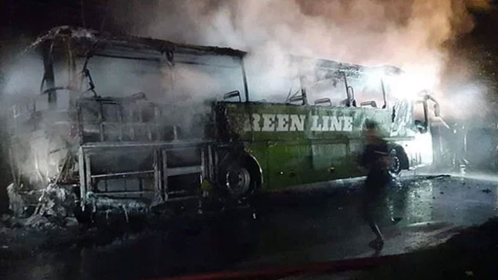  গ্রিনলাইনের চলন্ত বাসে আগুন