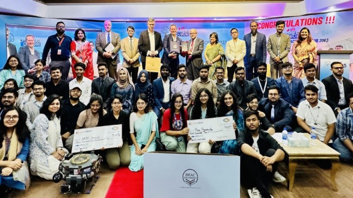 ব্র্যাকইউ ডুবুরি দলের সাফল্য উদযাপন ব্র্যাক ইউনিভার্সিটির