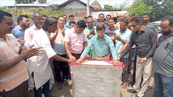 শিবগঞ্জে দুটি উন্নয়ন কাজের উদ্বোধন