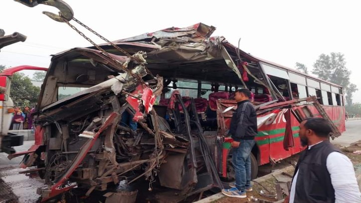 গোবিন্দগঞ্জে বাস-ট্রাক সংঘর্ষে দুইজন নিহত