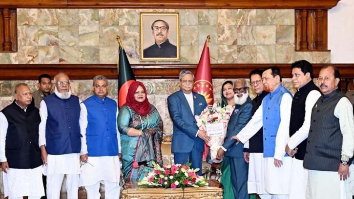 রেড ক্রিসেন্টকে আরো আন্তরিকতার সাথে দায়িত্ব পালনের আহ্বান রাষ্ট্রপতির