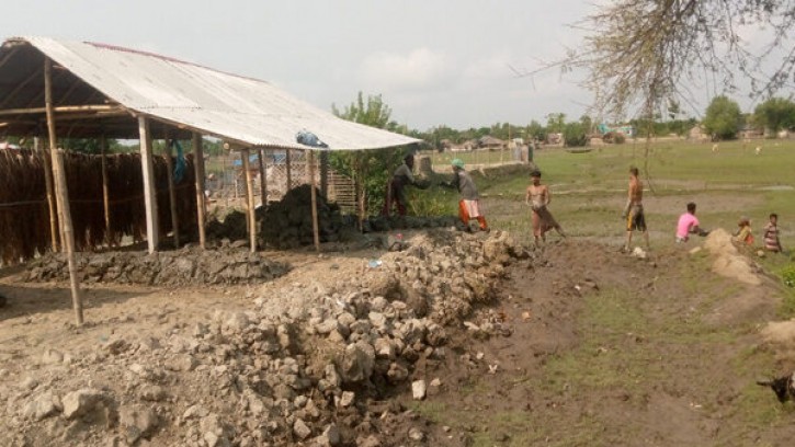 পাইকগাছায় পাউবোর সম্পত্তি দখলে নিয়ে অবৈধ স্থাপনা নির্মাণ