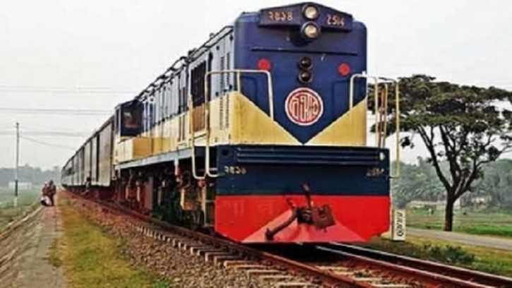 বিনা টিকিটে ভ্রমণকারী ১২৩০ জনকে জরিমানা