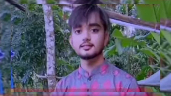 পি‌রোজপু‌রে ফেজবু‌কে স্টাটার্স দি‌য়ে অনার্স পড়ুয়া ছা‌ত্রের আত্মহত‌্যা