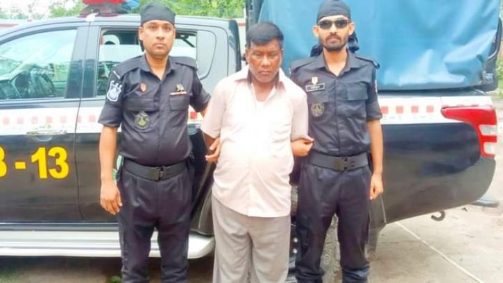 পলাশবাড়ীতে ৫২ কেজি গাঁজাসহ ট্রাক জব্দ, কুখ্যাত মাদক কারবারি গ্রেফতার