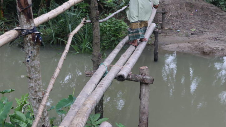 সেতুর মালামাল আত্মসাতে ইউপি মেম্বার