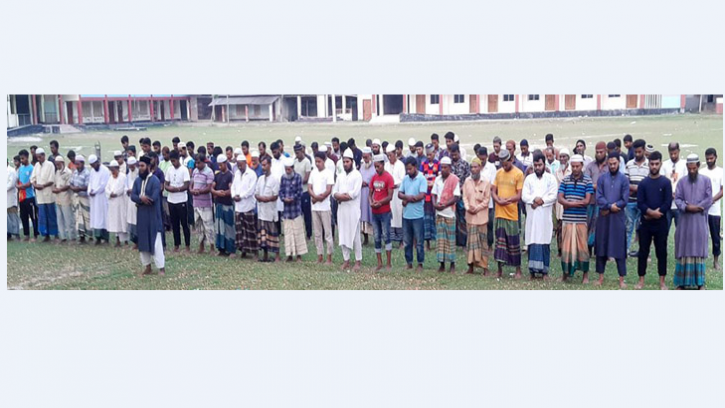 ঝিকরগাছায় বৃষ্টির জন্য নামাজ