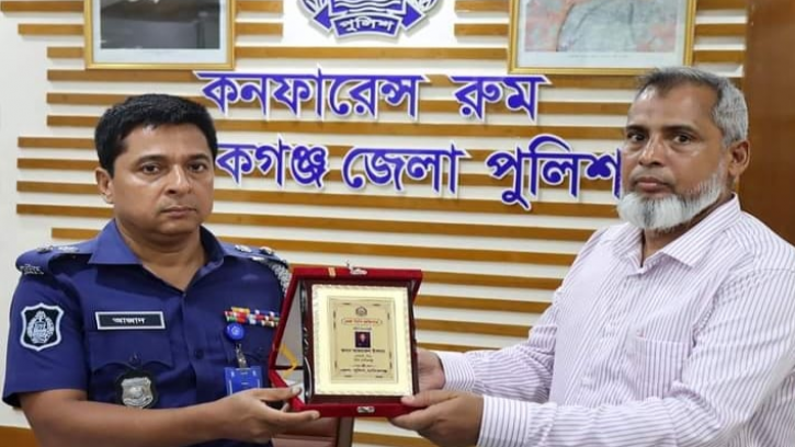 মানিকগঞ্জ জেলার শ্রেষ্ঠ ইন্সপেক্টর ডিবির আবুল কালাম 