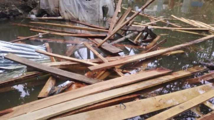 নাজিরপুরে দোকান ভাংচুর ও মালামাল লুটপাট