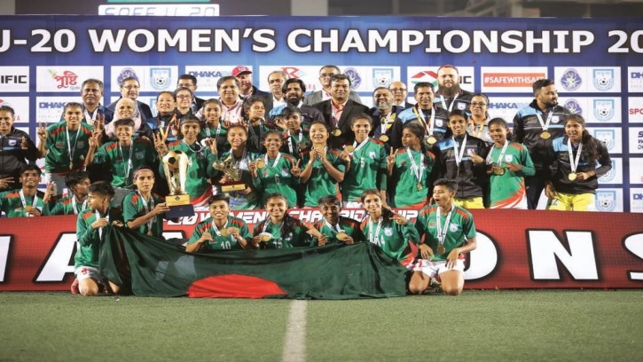 সাফ নারী ফুটবলে অপরাজিত চ্যাম্পিয়ন বাংলাদেশ