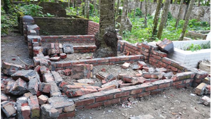 পিরোজপুরে চাঁদার দাবিতে কবরস্থান ভাংচুর