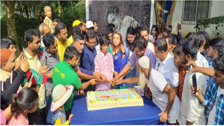  নুহাশপল্লীতে হুমায়ূন আহমেদের জন্মদিন উদযাপিত