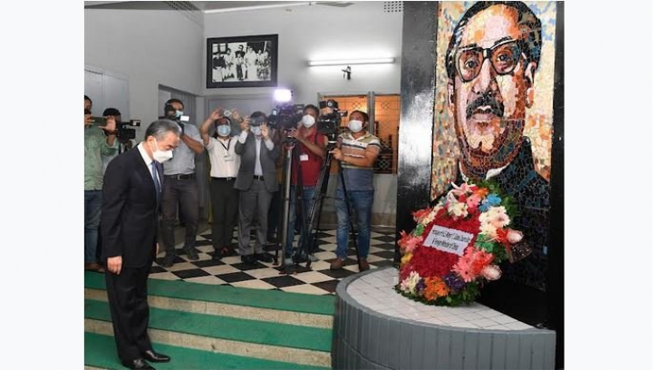 বঙ্গবন্ধু’র প্রতি চীনা পররাষ্ট্র মন্ত্রীর শ্রদ্ধা