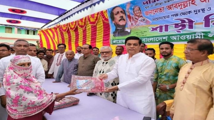 চরফ্যাশনে দু:স্থদের মাঝে শাড়ী বিতরণ করলেন জ্যাকব