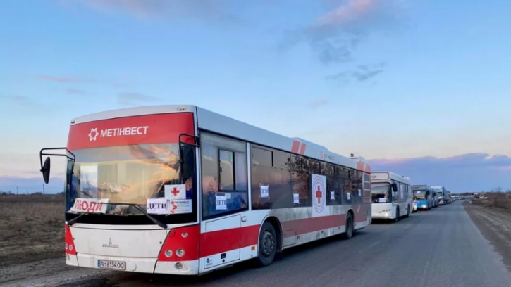  ফের মারিউপোলে যাচ্ছে রেডক্রসের গাড়িবহর