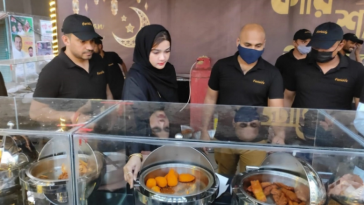 মাহির রেস্টুরেন্ট ফারিশতায় ক্রেতাদের ভিড়