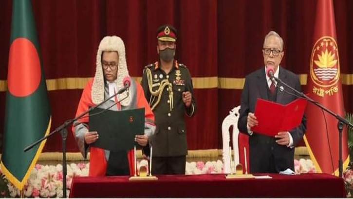 শপথ নিলেন প্রধান বিচারপতি হাসান ফয়েজ সিদ্দিক