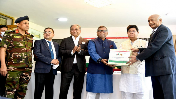  শ্রীলঙ্কাকে চিকিৎসা সামগ্রী সহায়তা দিল বাংলাদেশ