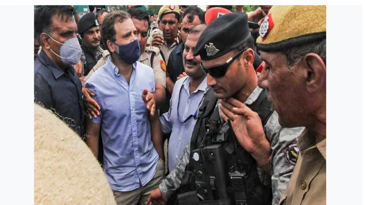 রাহুল গান্ধী আটক