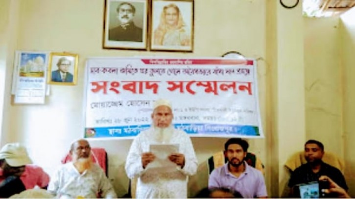 মঠবাড়িয়ায় বীর মুক্তিযোদ্ধাকে ঘর তুলতে বাঁধা ও হয়রানির অভিযোগ