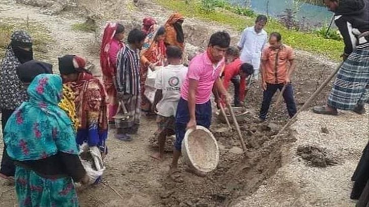 পাইকগাছা থেকে হতদ্ররিদ্রদের এক কোটি ১৩ লক্ষাধিক টাকা ফেরৎ যাচ্ছে