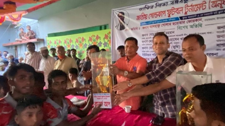 আমতলীতে ফুটবল টুর্নামেন্ট ফাইনাল খেলা অনুষ্ঠিত 