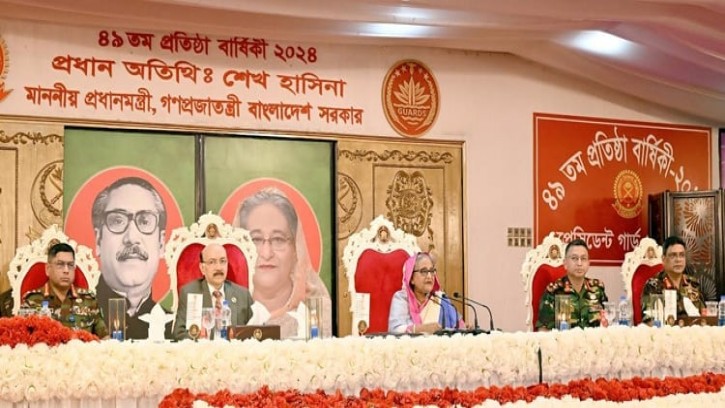 সশস্ত্র বাহিনীকে বিশ্বমানের করে গড়ে তোলা হচ্ছে : প্রধানমন্ত্রী