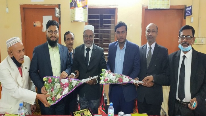পাইকগাছার নবাগত দুই বিচারককে সংবর্ধনা