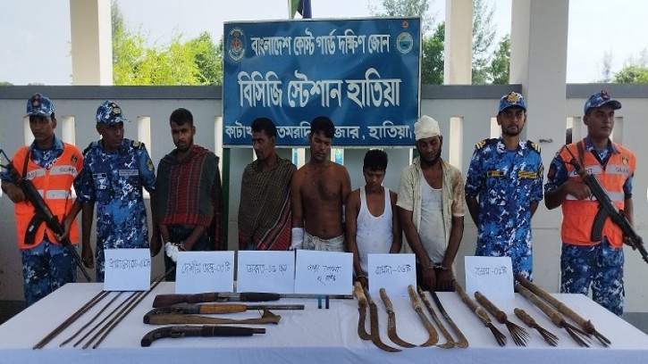 চরগাসীয়ায় দুই জলদস্যু গ্রুপের মধ্যে সংঘর্ষে নিহত ২