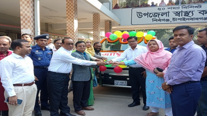 শিবগঞ্জে অ্যাম্বুলেন্স-পিকআপ ভ্যান হস্তান্তর