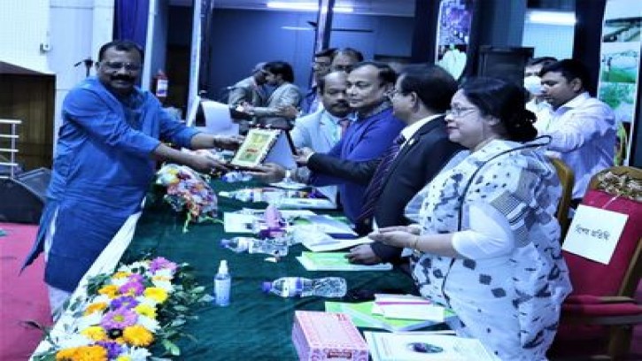 জমকাল  চাঁপাই উৎসবে পানি সম্পদ প্রতিমন্ত্রী