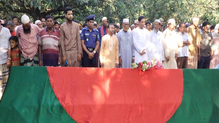 শিবগঞ্জে বীরমুক্তিযোদ্ধা জিন্নাত আলীকে রাষ্ট্রীয় মর্যাদায় দাফন