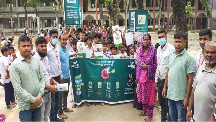 পাইকগাছায় ডেঙ্গু প্রতিরোধে ওয়ালটন প্লাজার প্রচার র‌্যালি
