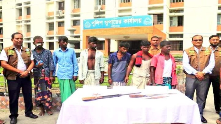 ফুলছড়িতে ডাকাতির প্রস্তুতিকালে ৬ ডাকাত গ্রেফতার