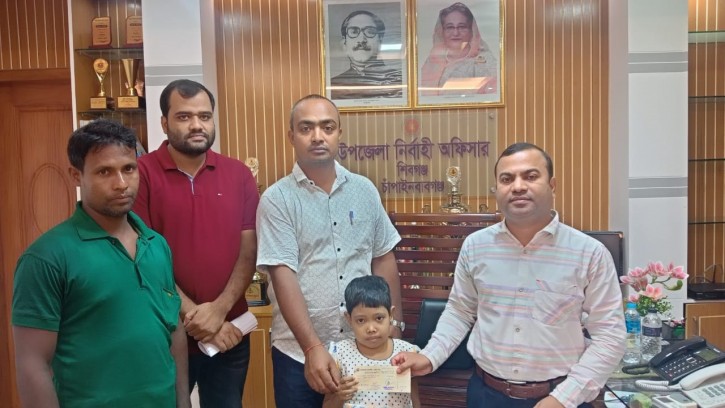 শিবগঞ্জে থ্যালাসেমিয়া শিশু রোগীকে অনুদান