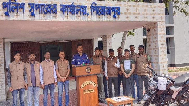 পিরোজপুরে আন্ত:জেলা মোটরসাইকলে চোরচক্রের মাস্টারমাইন্ড গ্রেপ্তার