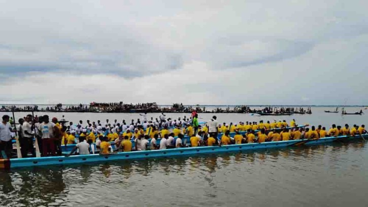  সরাইলে তিতাস নদীতে নৌকাবাইচ প্রতিযোগিতার আয়োজন