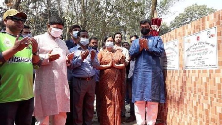 ‘প্রধানমন্ত্রী মায়ের মমতা দিয়ে দেশ পরিচালনা করছেন বলে দেশ এগিয়ে যাচ্ছে’