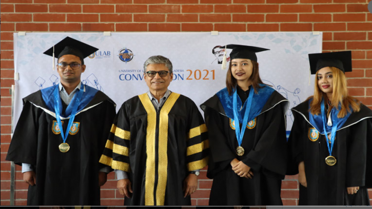 ইউল্যাব শিক্ষার্থীদের স্বর্ণপদক লাভ