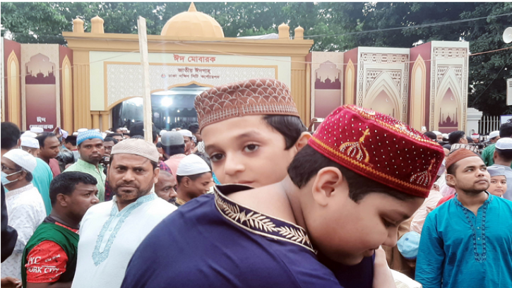সারাদেশে পবিত্র ঈদুল ফিতর উদযাপিত