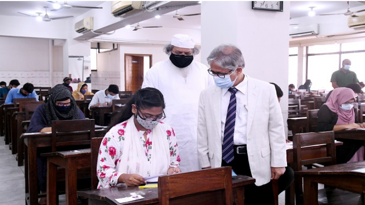 ঢাবির ‘গ’ ইউনিটের ভর্তি পরীক্ষা শান্তিপূর্ণভাবে অনুষ্ঠিত