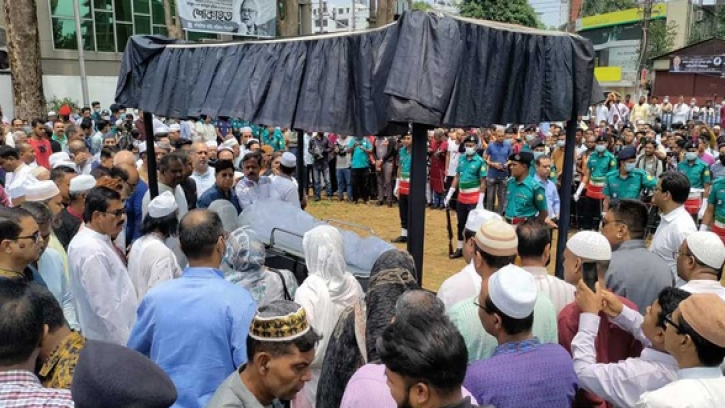 মা-বাবার পাশে চির নিদ্রায় মুহিত