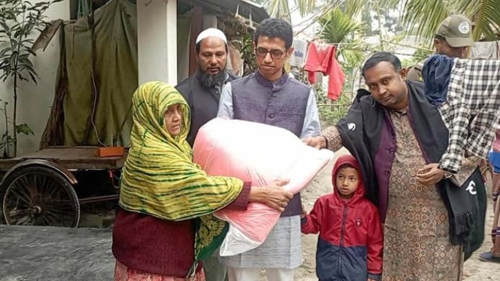  টুঙ্গিপাড়ায় আশ্রয়ণ কেন্দ্রে প্রধানমন্ত্রীর উপহারের কম্বল বিতরণ