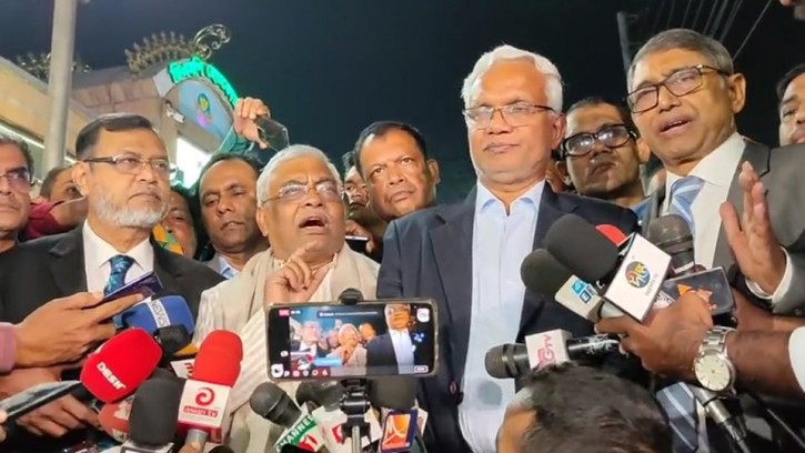 ‘নয়াপল্টন নয়, কমলাপুর স্টেডিয়াম অথবা বাংলা কলেজে বিএনপির সমাবেশ’