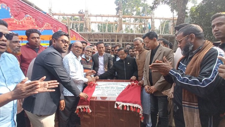 শিবগঞ্জে ৩টি প্রাথমিকের নতুন ভবন নির্মাণ কাজের উদ্বোধন