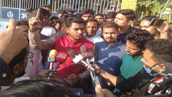 ভাসানীর মাজারে গিয়ে হামলার মুখে রেজা কিবরিয়া ও নুর