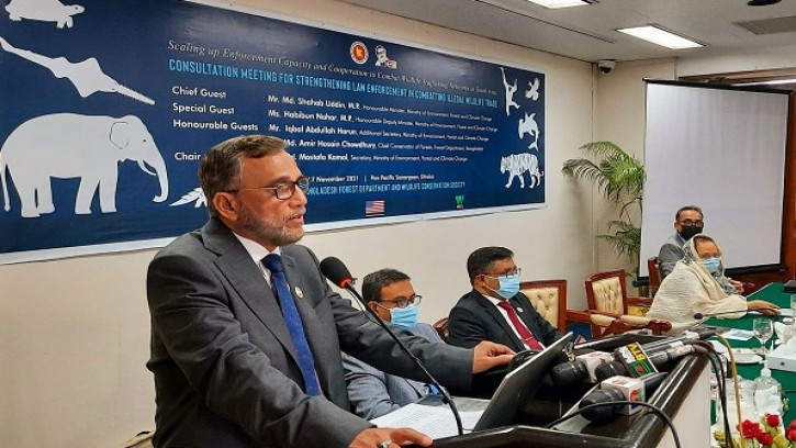 বন্যপ্রাণীর অবৈধ বাণিজ্য দমনে সরকার কাজ করছে: পরিবেশ ও বনমন্ত্রী