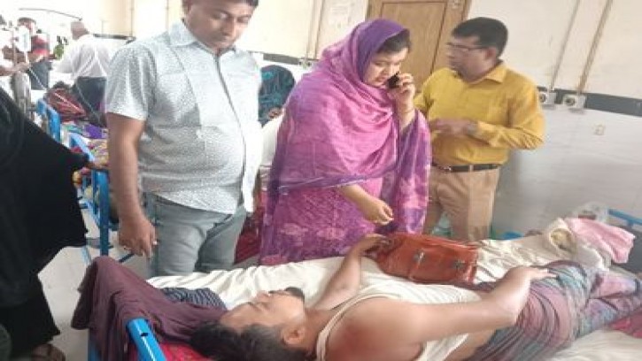 চরফ্যাশনে মার্সেল শোরুমের ম্যানেজারকে পিটিয়ে আহত,  থানায় মামলা